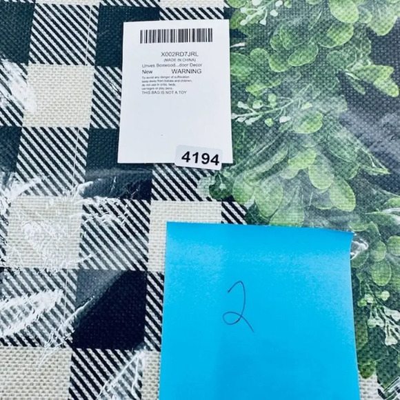 NEW Set Of 2 Unves Boxwood Wreath Winter Welcome Garden Flag Plaid 28"X40" - Picture 2 of 6